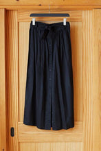 Load image into Gallery viewer, RIVIERA SKIRT - BLACK