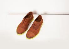 Load image into Gallery viewer, Suede Oxford in Natural/Lime